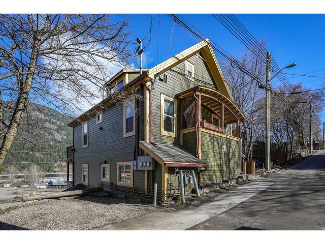 116 Vernon Street, Home with 0 bedrooms, 0 bathrooms and null parking in Nelson BC | Image 16