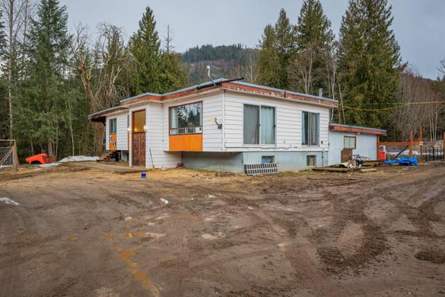 101 Champion Park Road, House detached with 4 bedrooms, 2 bathrooms and null parking in Kootenay Boundary A BC | Image 82