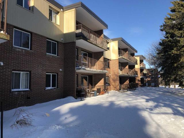 312 - 30 Avalon Pl, Condo with 1 bedrooms, 1 bathrooms and 1 parking in Kitchener ON | Image 4