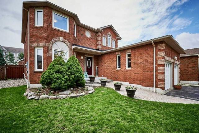 68 Irwin Dr, House detached with 4 bedrooms, 3 bathrooms and 4 parking in Whitby ON | Image 12