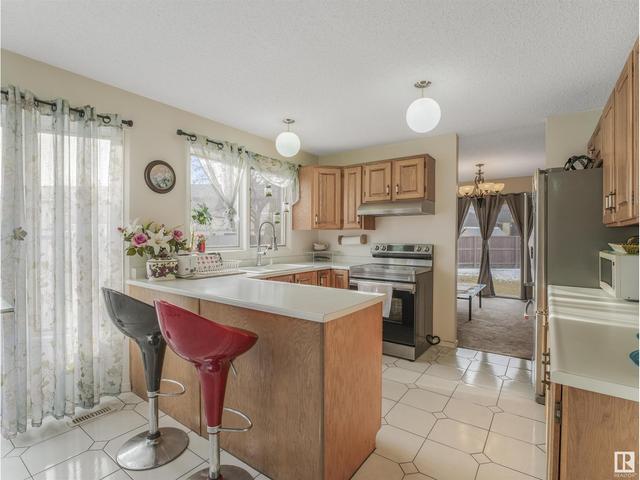 2216 113 St Nw, House semidetached with 4 bedrooms, 2 bathrooms and null parking in Edmonton AB | Image 29