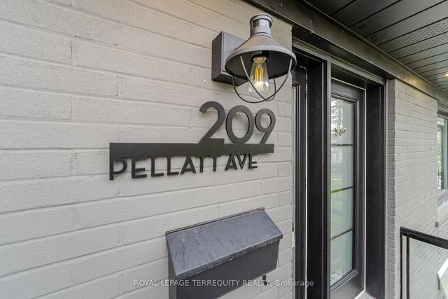209 Pellatt Ave S, House semidetached with 3 bedrooms, 3 bathrooms and 7 parking in Toronto ON | Image 29