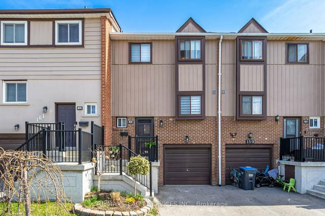 160 Moregate Cres, Townhouse with 3 bedrooms, 2 bathrooms and 2 parking in Brampton ON | Image 1