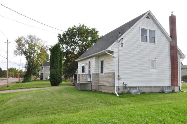 302 Julien Street, House detached with 3 bedrooms, 1 bathrooms and 6 parking in Pembroke ON | Image 25