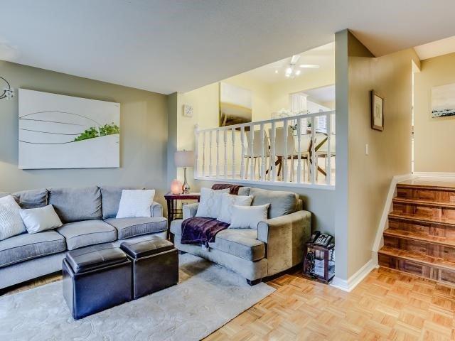 2020 Pharmacy Ave, Townhouse with 3 bedrooms, 2 bathrooms and 1 parking in Toronto ON | Image 1