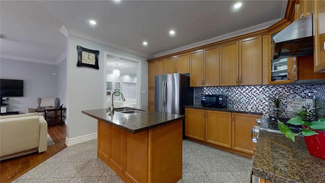41 Chalkfarm Cres, House detached with 4 bedrooms, 5 bathrooms and 5 parking in Brampton ON | Image 10