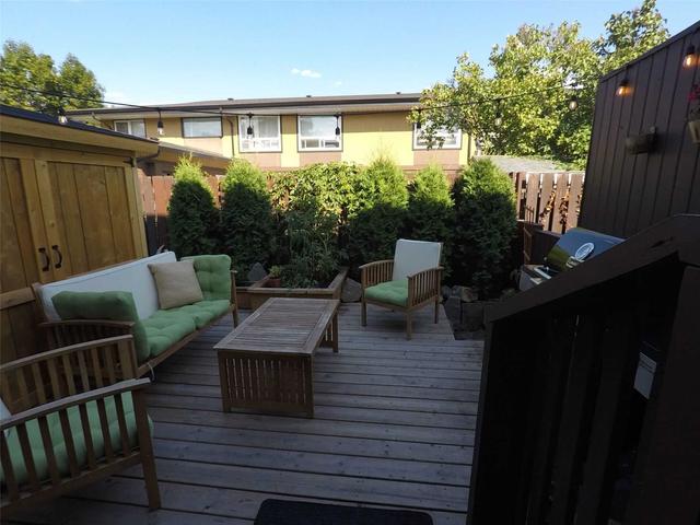 2 - 1283 Bernard Ave, Townhouse with 2 bedrooms, 3 bathrooms and 3 parking in Kelowna BC | Image 10
