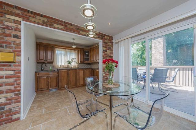 4 Roydawn Crt, House detached with 4 bedrooms, 5 bathrooms and 4 parking in Toronto ON | Image 4