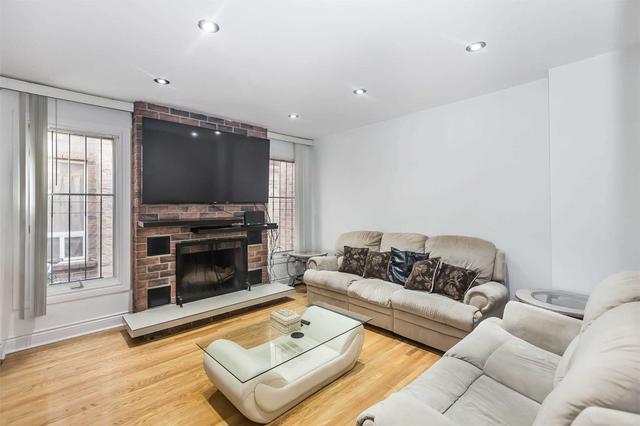 21 Seagrave Cres, House detached with 4 bedrooms, 4 bathrooms and 5 parking in Toronto ON | Image 19