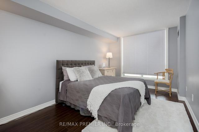 510 - 101 Subway Cres, Condo with 2 bedrooms, 2 bathrooms and 2 parking in Toronto ON | Image 3