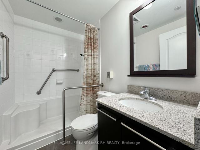 992 - 11211 Yonge St, Condo with 2 bedrooms, 2 bathrooms and 1 parking in Richmond Hill ON | Image 5