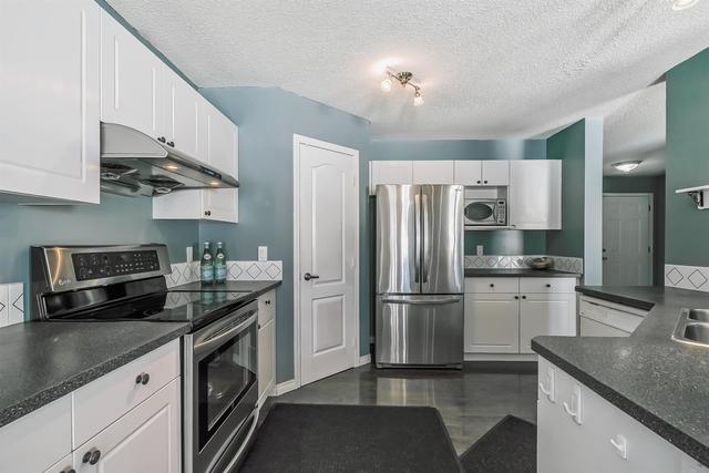 262 Somerside Park Sw, House detached with 4 bedrooms, 2 bathrooms and 2 parking in Calgary AB | Image 2