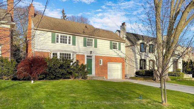 19 Strathgowan Cres, House detached with 4 bedrooms, 4 bathrooms and 5 parking in Toronto ON | Image 16