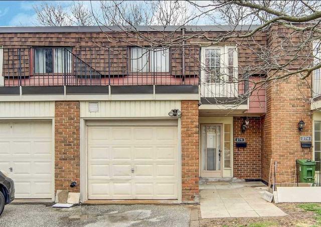 276 Sprucewood Crt, Townhouse with 4 bedrooms, 2 bathrooms and 2 parking in Toronto ON | Image 1