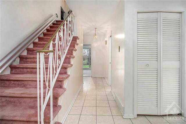 2351 Whitehaven Crescent, House detached with 4 bedrooms, 3 bathrooms and 6 parking in Ottawa ON | Image 15