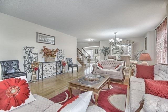 41 Hollier Dr, House detached with 4 bedrooms, 5 bathrooms and 2 parking in Ajax ON | Image 3