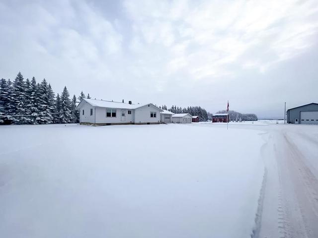 14571 - Hwy 697, House detached with 3 bedrooms, 2 bathrooms and 20 parking in Mackenzie County AB | Image 6