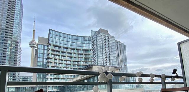 857 - 10 Capreol Crt, Condo with 1 bedrooms, 2 bathrooms and 0 parking in Toronto ON | Image 6