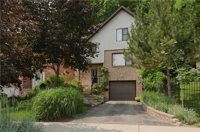 176b Collier St, House detached with 3 bedrooms, 3 bathrooms and 2 parking in Barrie ON | Image 1