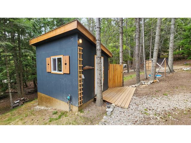 5745 Longbeach Road, House detached with 0 bedrooms, 0 bathrooms and 6 parking in Central Kootenay E BC | Image 21
