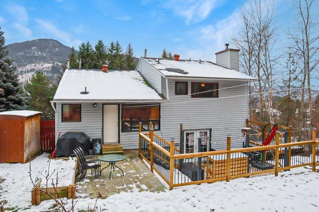 942 12th Avenue, House detached with 4 bedrooms, 3 bathrooms and null parking in Montrose BC | Image 50