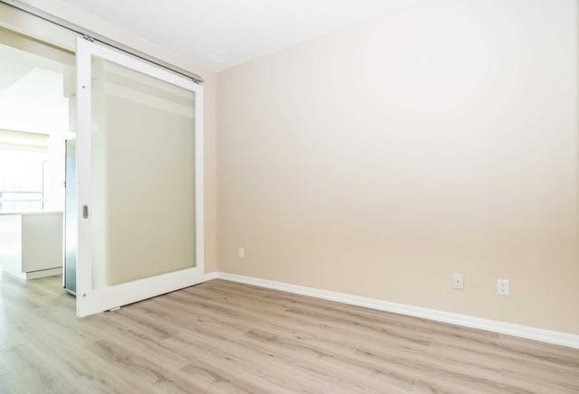 802 - 215 Fort York Blvd, Condo with 2 bedrooms, 2 bathrooms and 1 parking in Toronto ON | Image 2