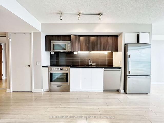 1003 - 85 Queens Wharf Rd, Condo with 1 bedrooms, 1 bathrooms and 0 parking in Toronto ON | Image 3