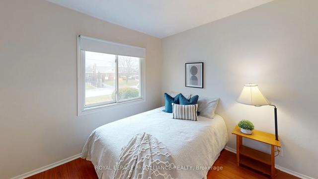 25 Mcfee St, House detached with 3 bedrooms, 2 bathrooms and 4 parking in Belleville ON | Image 6