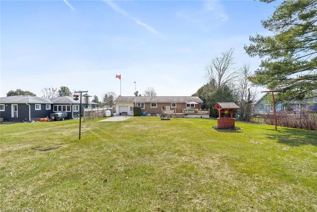 33 Centre Street, House detached with 4 bedrooms, 2 bathrooms and 4 parking in Brant ON | Image 21
