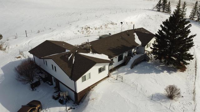 53 Range Road, House detached with 6 bedrooms, 3 bathrooms and 12 parking in Vermilion River County AB | Image 2
