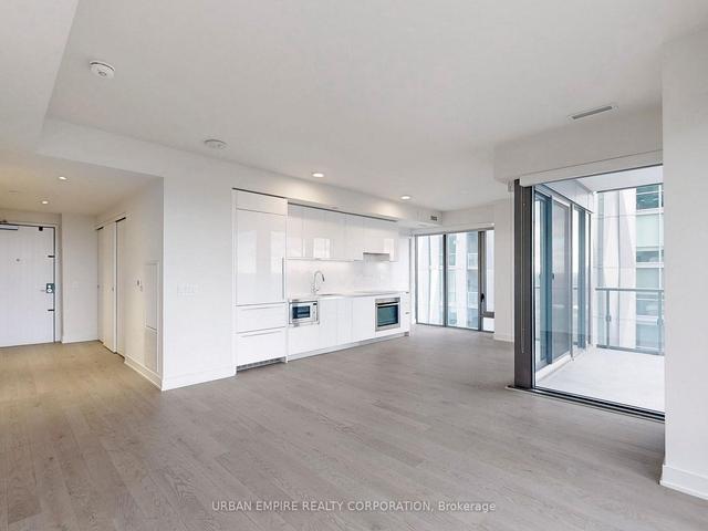 3207 - 8 Cumberland St, Condo with 2 bedrooms, 2 bathrooms and 1 parking in Toronto ON | Image 1
