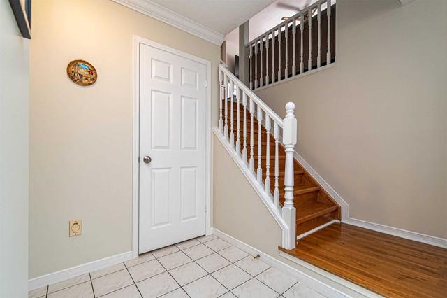 3 Cartier Cres, House detached with 3 bedrooms, 4 bathrooms and 6 parking in Hamilton ON | Image 13