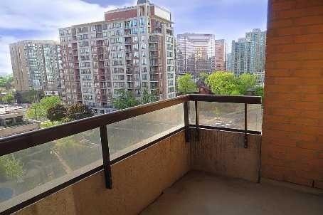 1107 - 18 Sommerset Way, Condo with 1 bedrooms, 1 bathrooms and 1 parking in Toronto ON | Image 4
