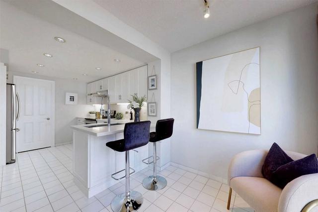 1001 - 18 Hollywood Ave, Condo with 2 bedrooms, 2 bathrooms and 2 parking in Toronto ON | Image 10