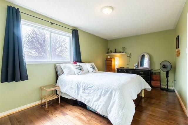 532` Eliza Cres, House attached with 3 bedrooms, 2 bathrooms and 3 parking in Burlington ON | Image 17