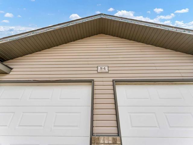 84 Sunset Crescent Sw, House detached with 4 bedrooms, 3 bathrooms and 2 parking in Medicine Hat AB | Image 5