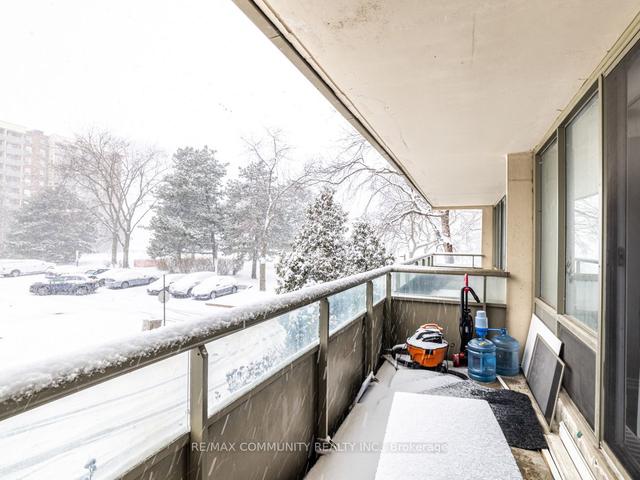 208 - 1 Four Winds Dr, Condo with 3 bedrooms, 2 bathrooms and 1 parking in Toronto ON | Image 18