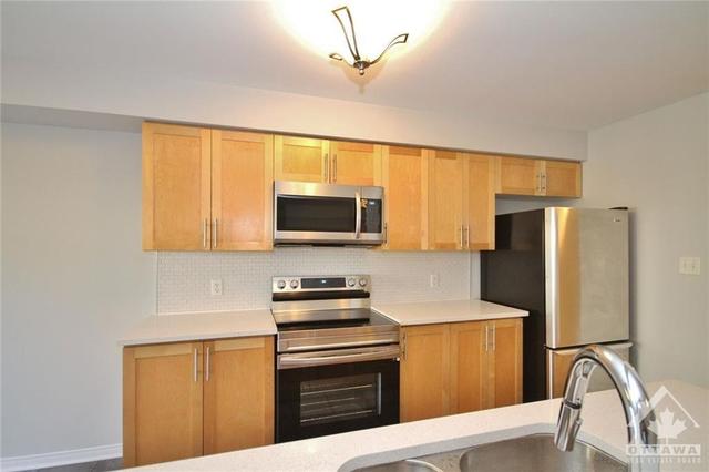 211 Idlewild Private, Townhouse with 3 bedrooms, 3 bathrooms and 2 parking in Ottawa ON | Image 13