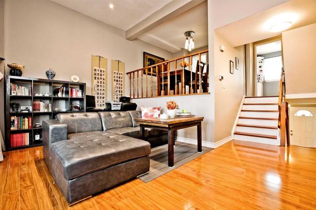 18 - 81 Brookmill Blvd, Townhouse with 3 bedrooms, 2 bathrooms and 1 parking in Toronto ON | Image 4