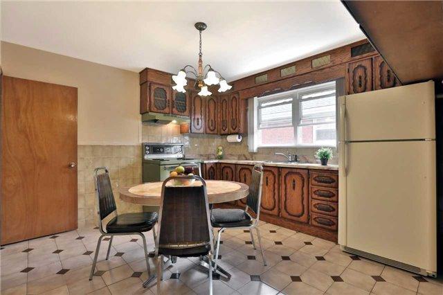 321 East 42nd St, House detached with 3 bedrooms, 2 bathrooms and 5 parking in Hamilton ON | Image 9