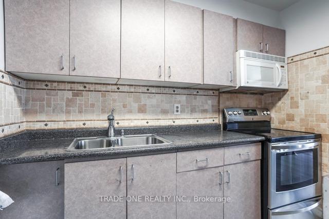 106 - 5 Massey Sq, Condo with 1 bedrooms, 1 bathrooms and 2 parking in Toronto ON | Image 8