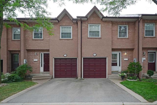 24 - 2004 Glenada Cres, Townhouse with 3 bedrooms, 3 bathrooms and 2 parking in Oakville ON | Image 1