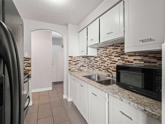402 - 207 Galloway Rd, Condo with 2 bedrooms, 1 bathrooms and 1 parking in Toronto ON | Image 1