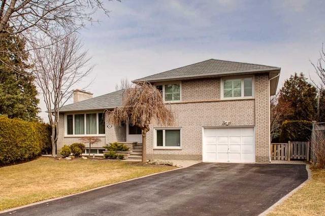 10 Oscar Crt, House detached with 3 bedrooms, 2 bathrooms and 4 parking in Toronto ON | Image 1
