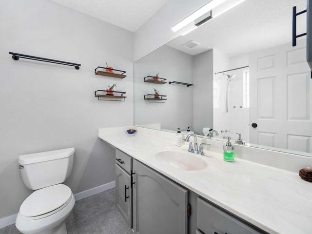 33 Silvergrove Close Nw, Home with 3 bedrooms, 2 bathrooms and 1 parking in Calgary AB | Image 18