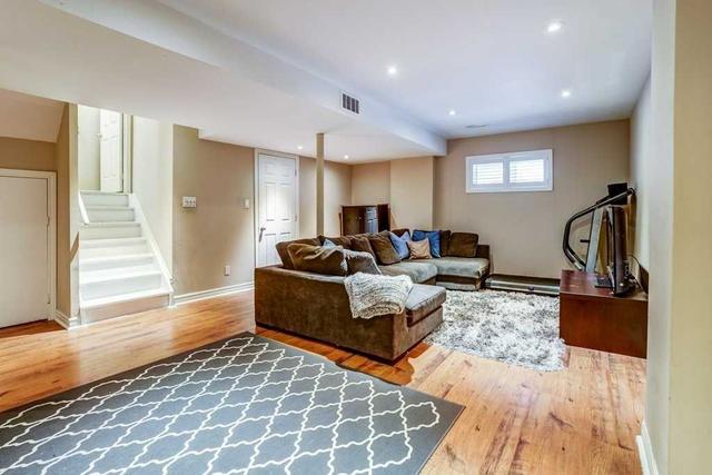 67 Ridgeway Crt, House detached with 3 bedrooms, 3 bathrooms and 3 parking in Vaughan ON | Image 15
