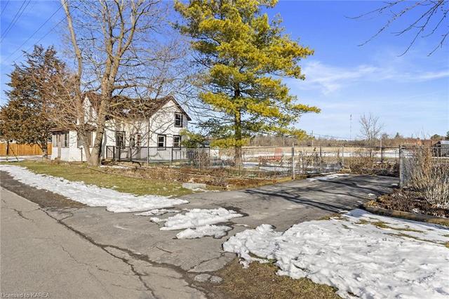 380 Second Street, House detached with 3 bedrooms, 1 bathrooms and 2 parking in Gananoque ON | Image 32