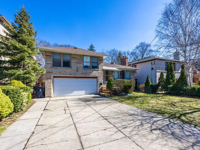 127 Yonge Blvd, House detached with 6 bedrooms, 3 bathrooms and 6 parking in Toronto ON | Image 1