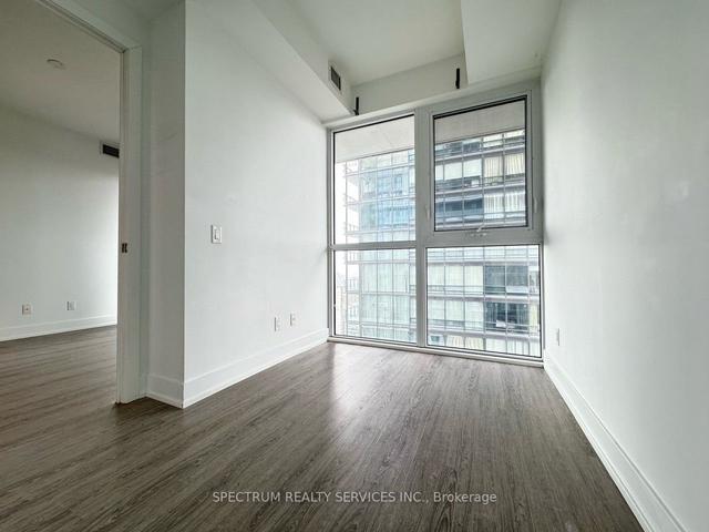 4301 - 7 Grenville St, Condo with 2 bedrooms, 2 bathrooms and 0 parking in Toronto ON | Image 4