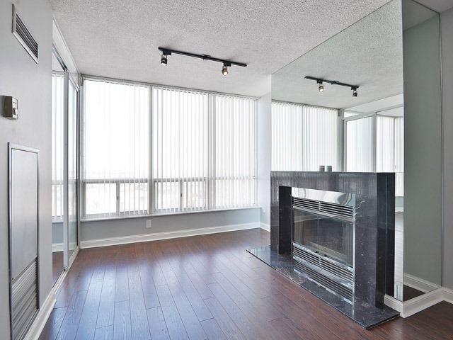 2303 - 24 Hanover Rd, Condo with 2 bedrooms, 2 bathrooms and 2 parking in Brampton ON | Image 4